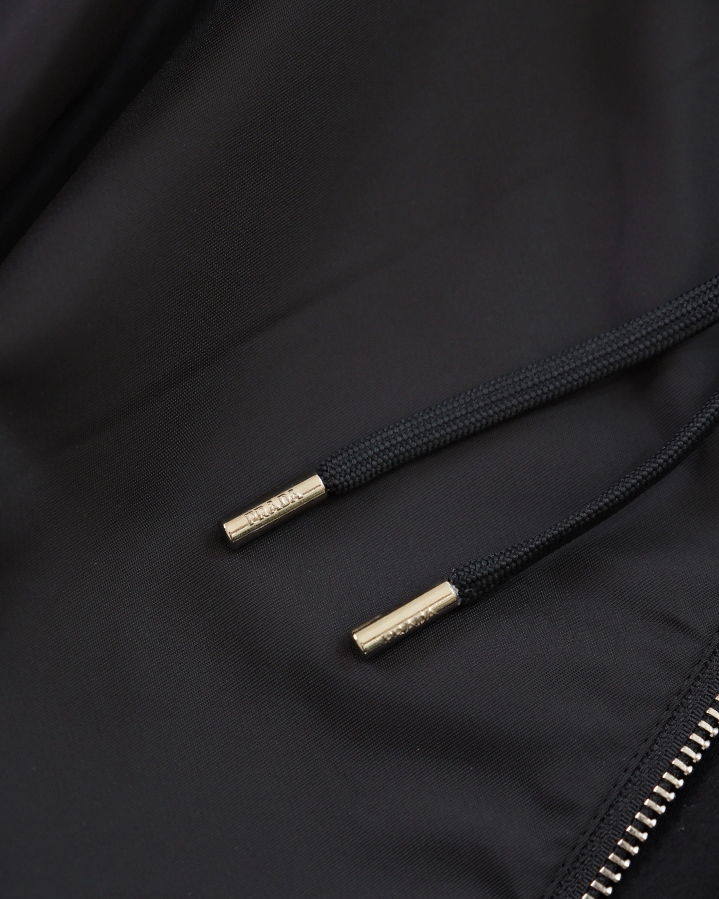 wg.luxury -- Pr141 reversible nylon item: E-F110J1434
